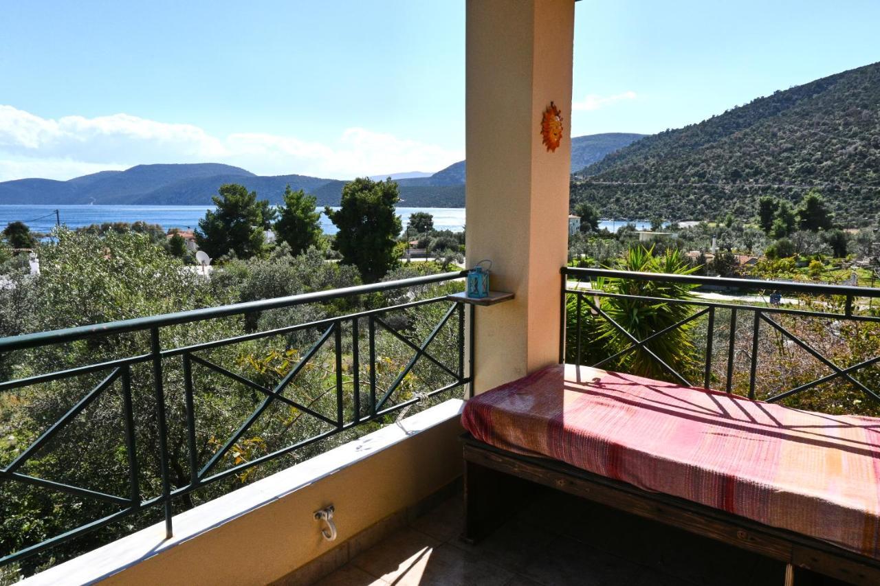 Pavlos' Cottage With Beach View Kórfos エクステリア 写真