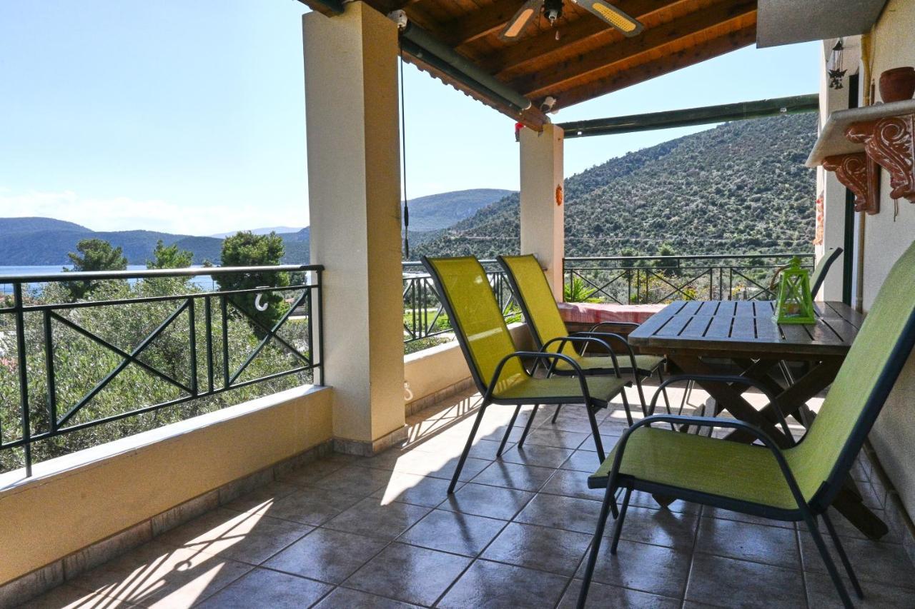 Pavlos' Cottage With Beach View Kórfos エクステリア 写真