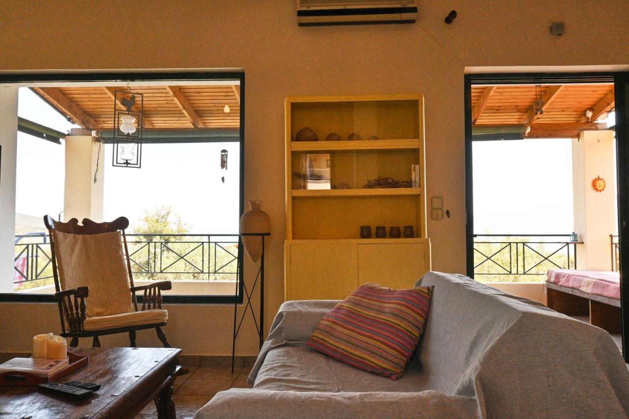 Pavlos' Cottage With Beach View Kórfos エクステリア 写真
